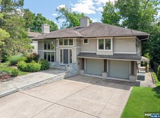 130 Van Nostrand Ave, Englewood Cliffs, NJ 07632