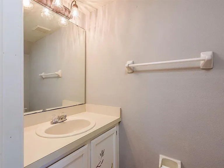 1602 Brigadoon Dr — Photo 13