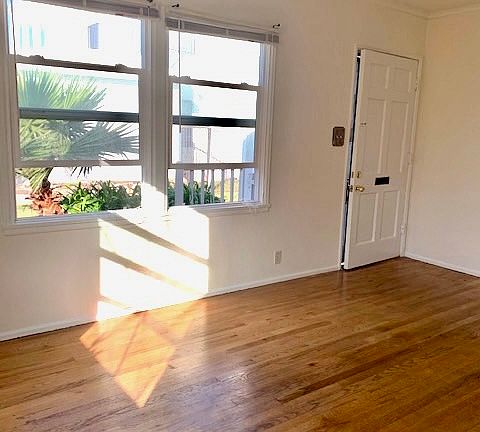 4th image of 3550 Farmdale Ave #3554