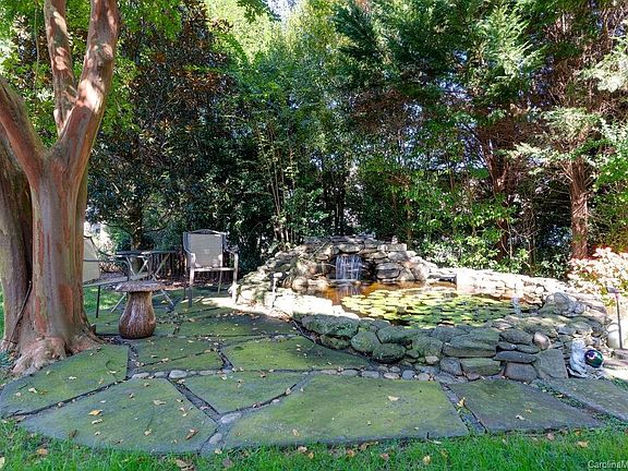 4th image of 138 Foxtail Dr