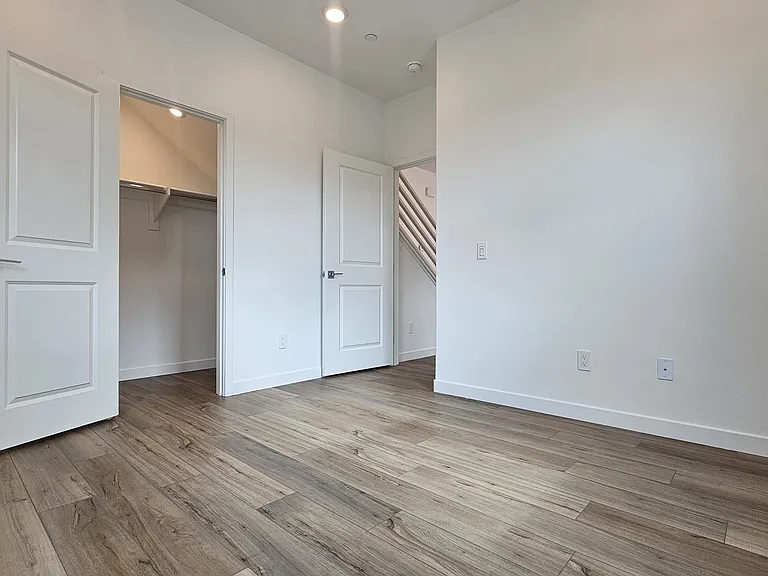 415 Willow Run Ln — Photo 5
