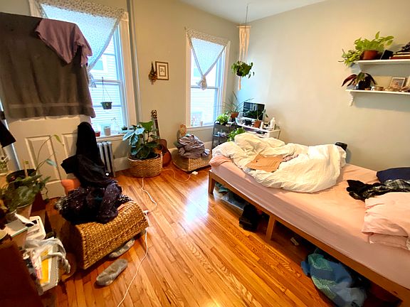2nd image of 12 Oswald St #1