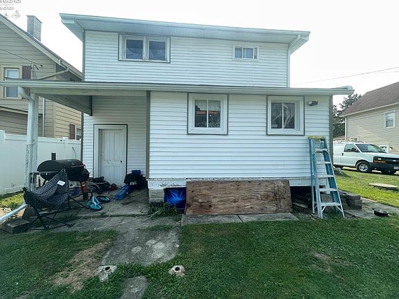 5th image of 25 Maple St