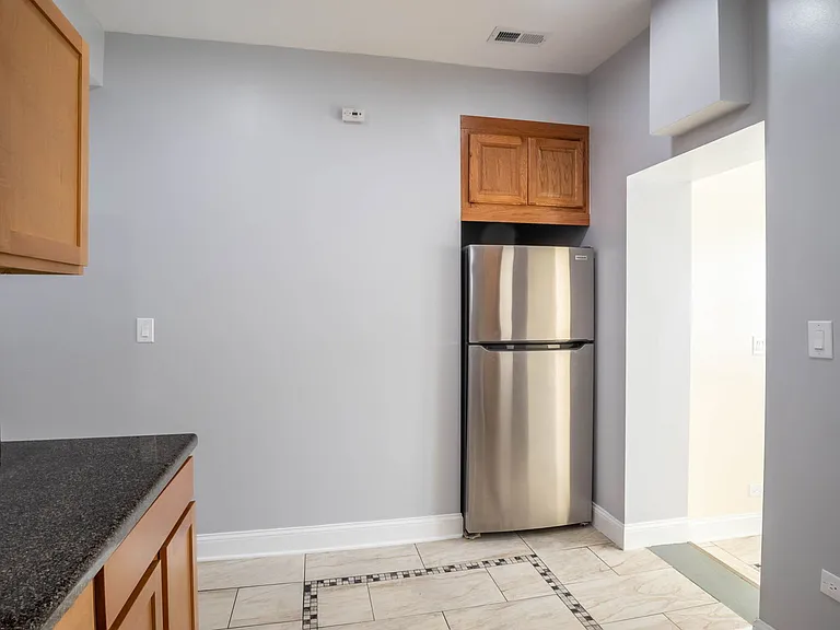 4837 W Monroe St #2 — Photo 17