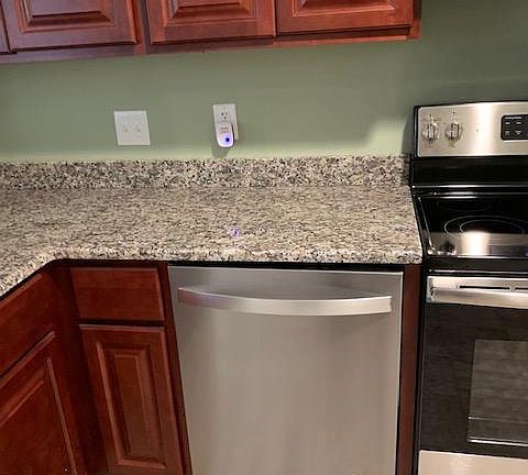 5th image of 105 Breezewood Dr