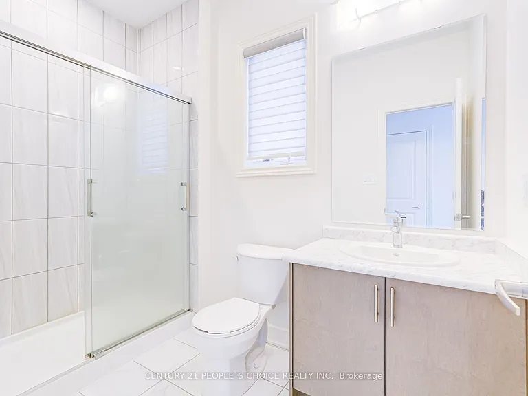2237 Crystal Dr — Photo 31
