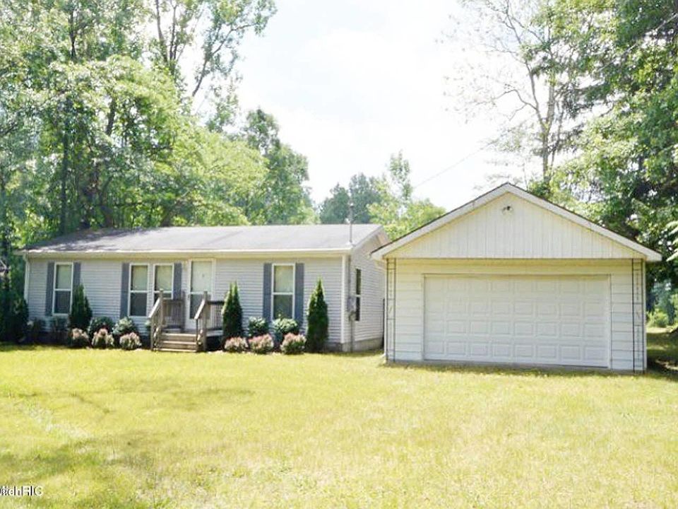 1st image of 46507 Sycamore Dr