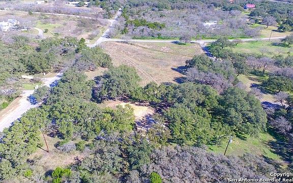 3rd image of 404 Winding Way
