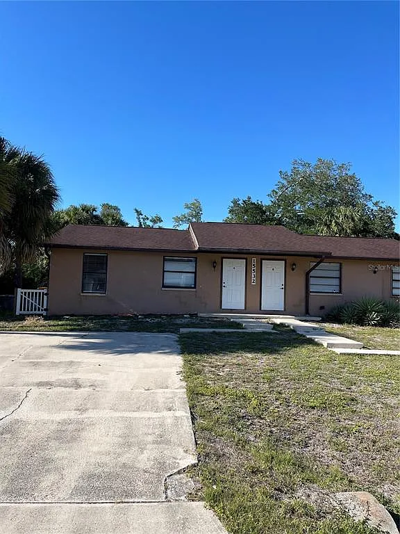 2 bed, 1.0 bath, 812 sqft, $1,200 — Photo 1