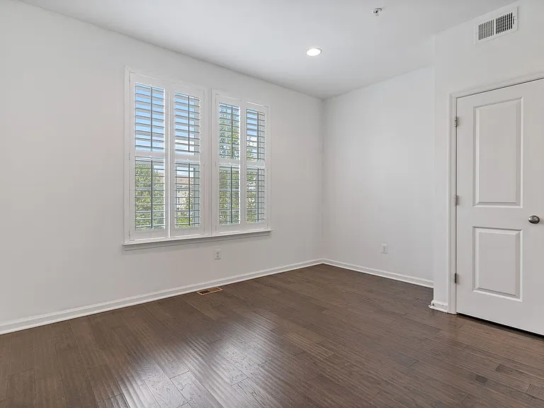 23048 Mountain Laurel Ln — Photo 12