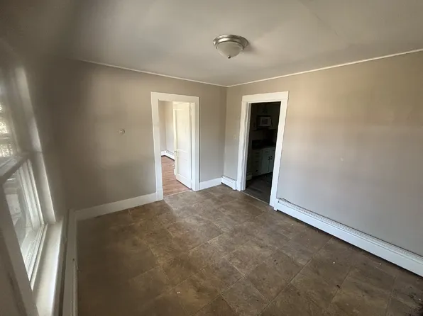 1116 Main St APT B, Sanford, ME 04073