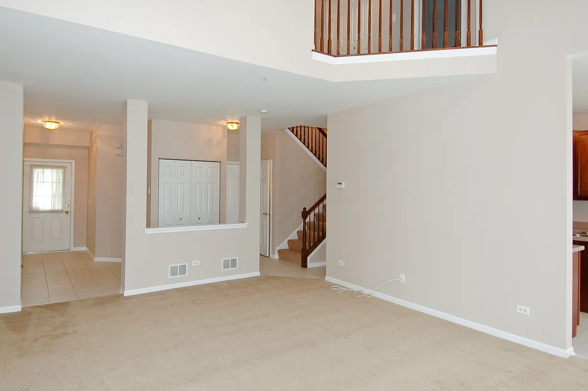 Building Photo - 2162 Yale Cir