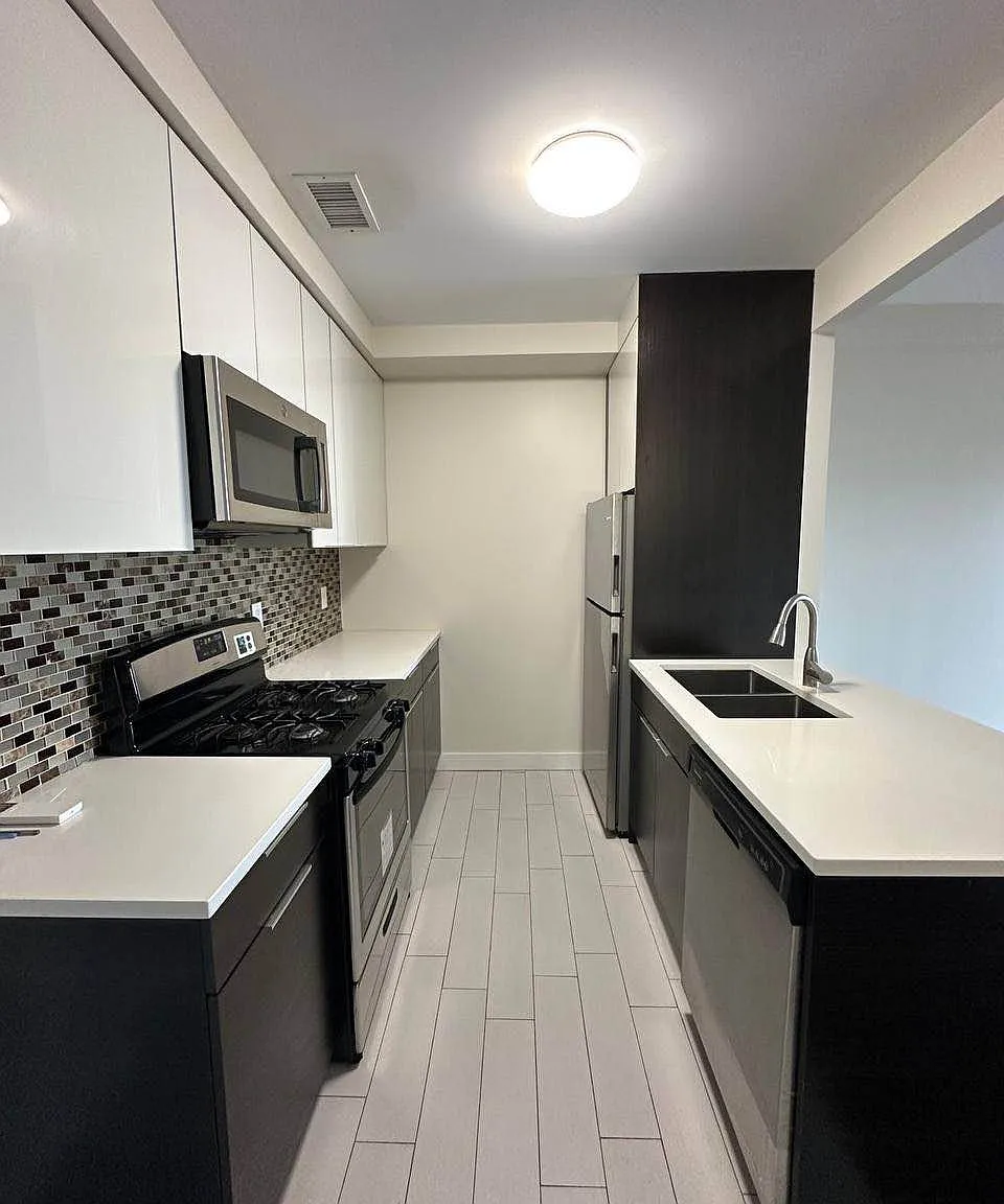 1122 Chestnut Avenue — Photo 1