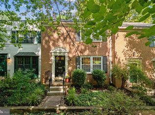 1815 Wainwright Dr, Reston, VA 20190