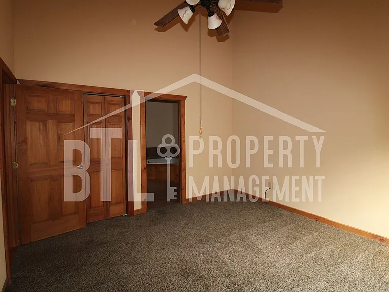 574 Baldknobber Dr #50 — Photo 16