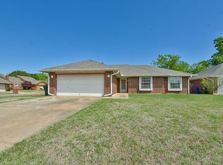 2301 Carolyn Ct, Norman, OK 73071
