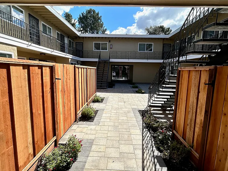 3745 Miramar Way — Photo 5