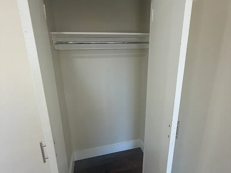 680 Beck St #4D — Photo 4