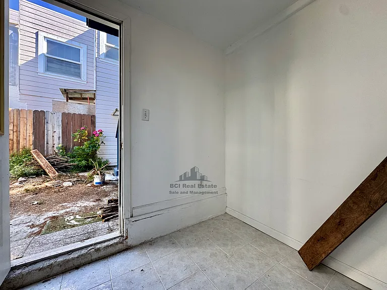 115 Concord St — Photo 23