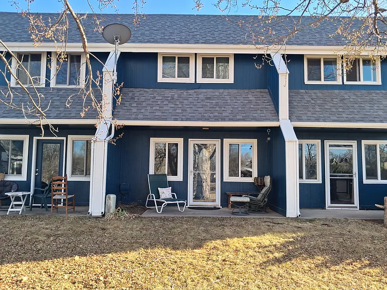 1705 Springmeadows Ct #B — Photo 2