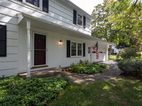 25 Kurt Rd, Pittsford, NY 14534