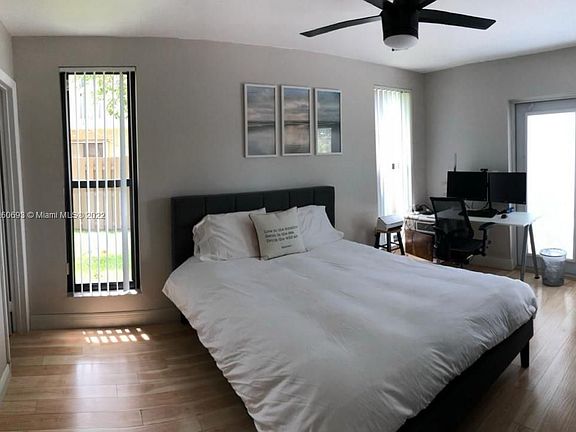 4th image of 8115 SW 21st Ct #1