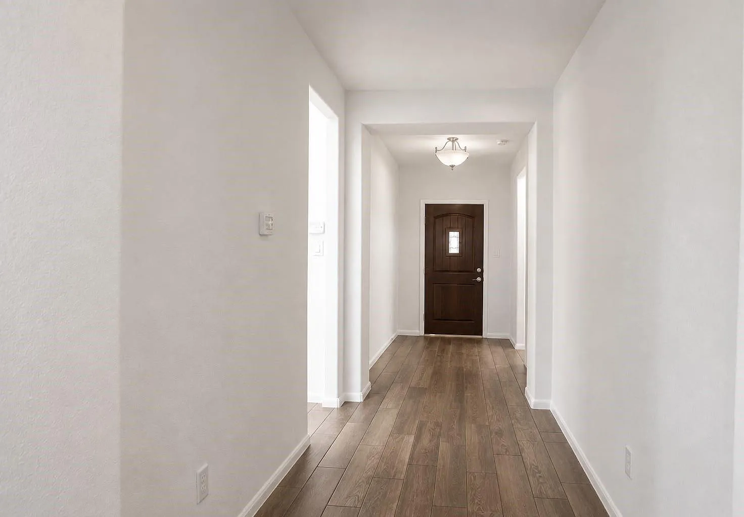4 bed, 2.0 bath, 1934 sqft, $2,300 — Photo 4