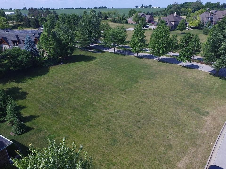 1st image of 10330 N Attingham Park