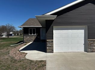305 Elm St APT 1, Moville, IA 51039