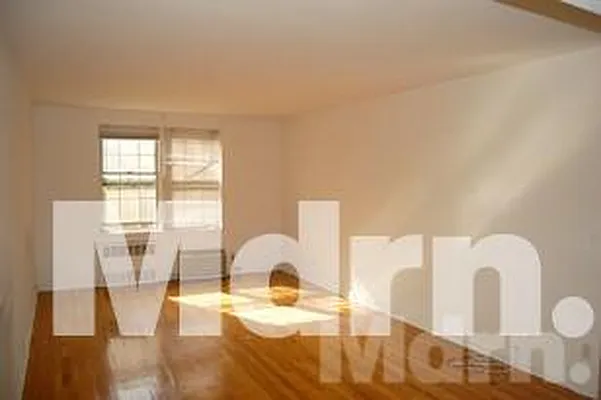 Rented by Mdrn Residential | media 8