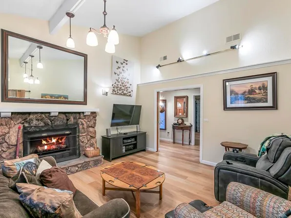 9375 Westhill Rd, Lakeside, CA 92040