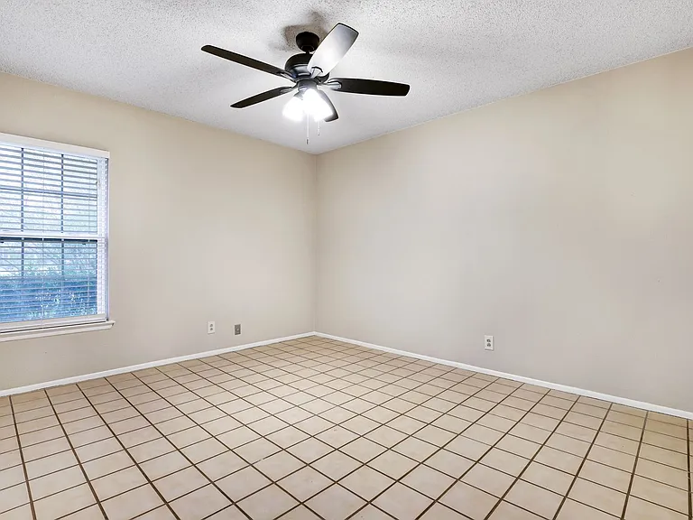 8138 Raritan St — Photo 20