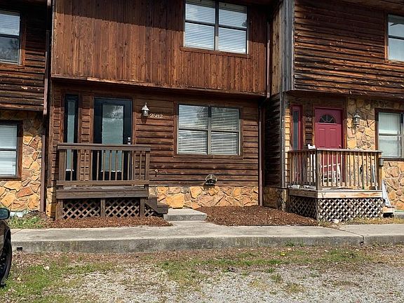 2nd image of 2582 Townhouse Dr SE