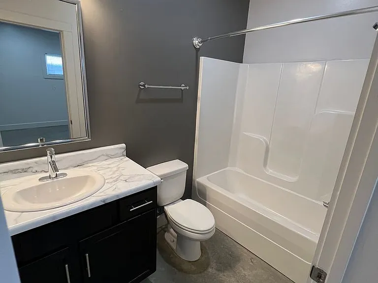 Myers Flats - 3 Bedroom — Photo 11
