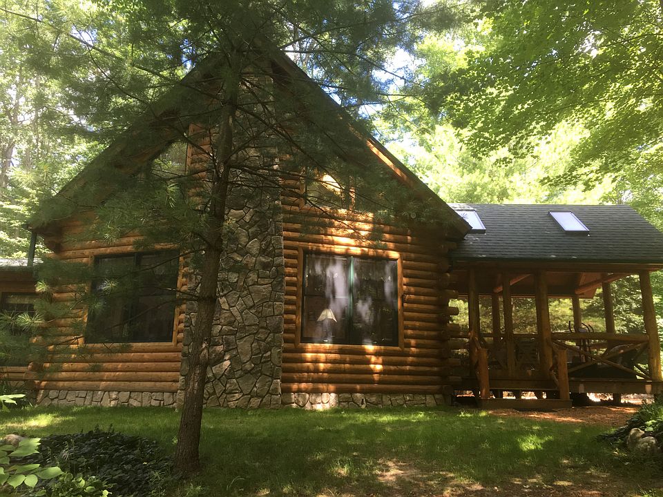 Front with Screened in Porch