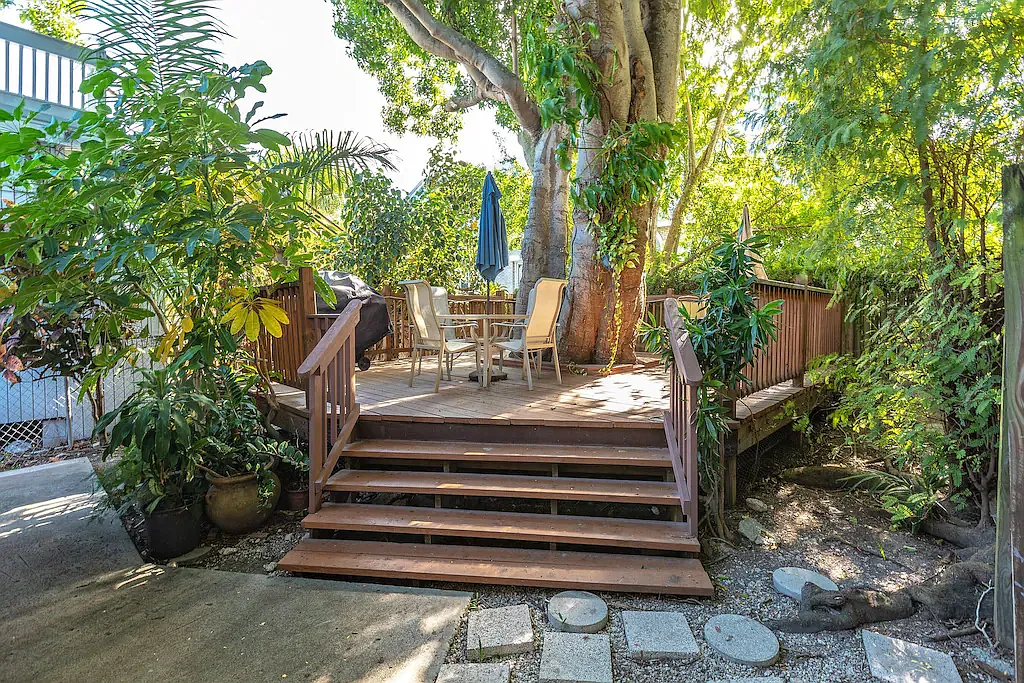 4 bed, $5,000 — Photo 2