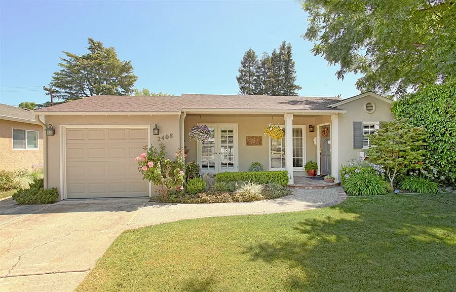 2408 Cherry Ave photo 1