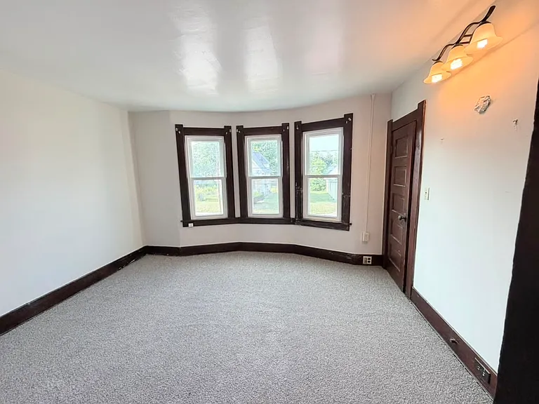 1119 Indiana Ave — Photo 3