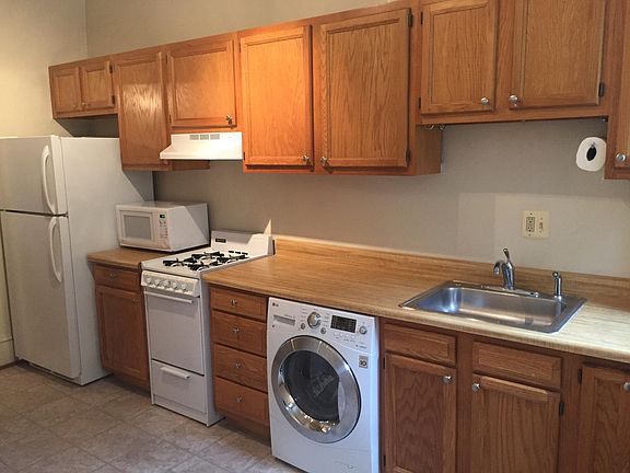 Kitchen with Washer/Dryer Combo