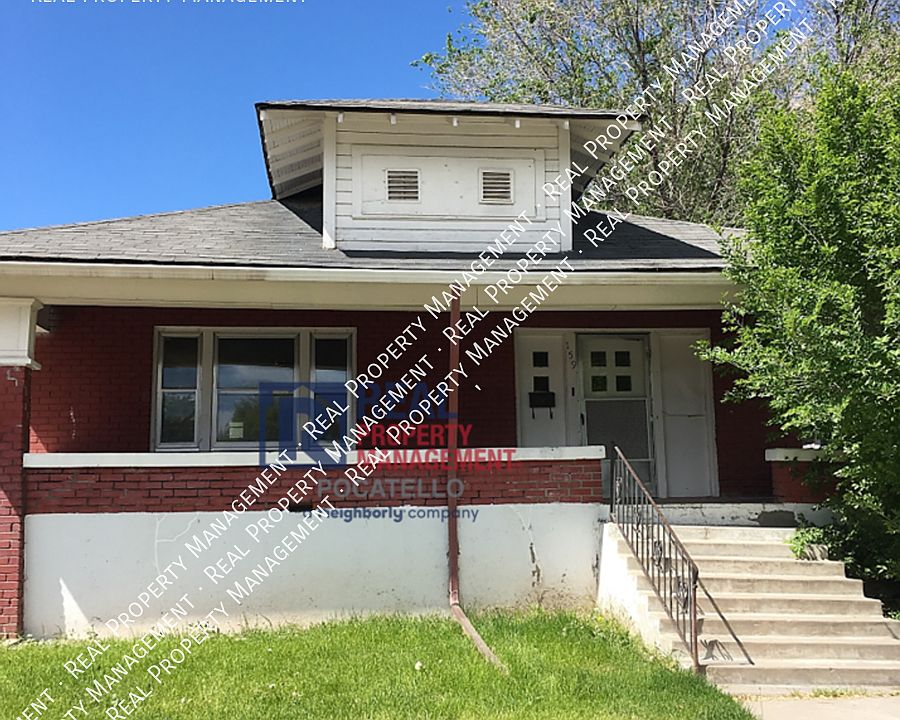 1st image of 159 1/2 S 11th Ave