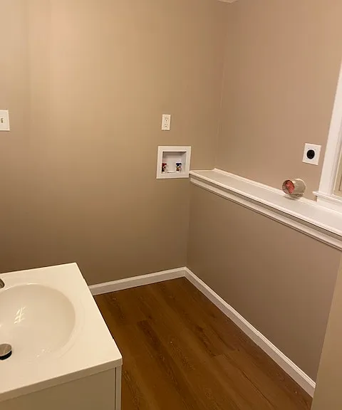 DOWNSTAIRS BATHROOM