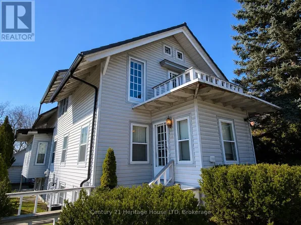 6042 Culp St, Niagara Falls, ON L2G 2B7