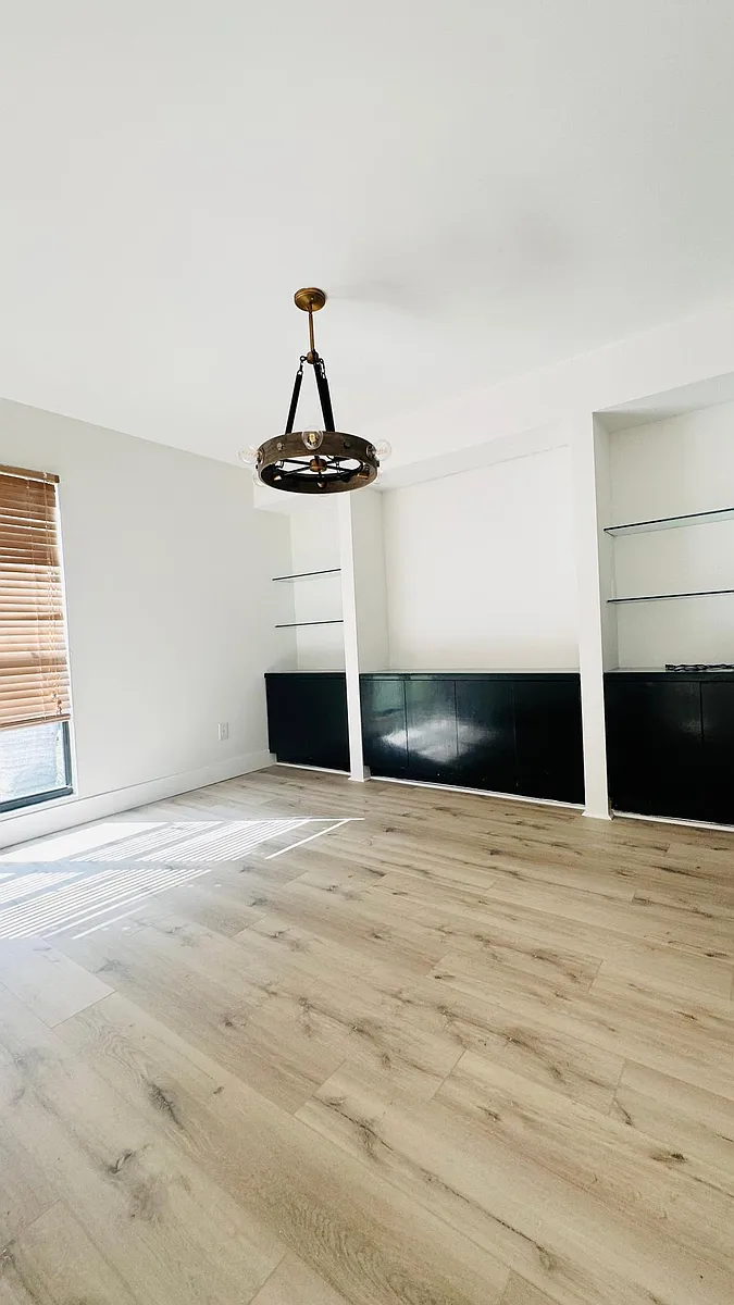 Dining Room - 3103 W Knights Ave