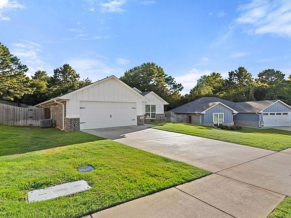 3rd image of 19890 Meadow West Ln