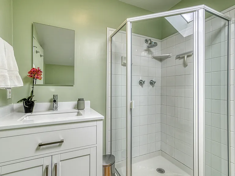 1704 San Anselmo Ave — Photo 18