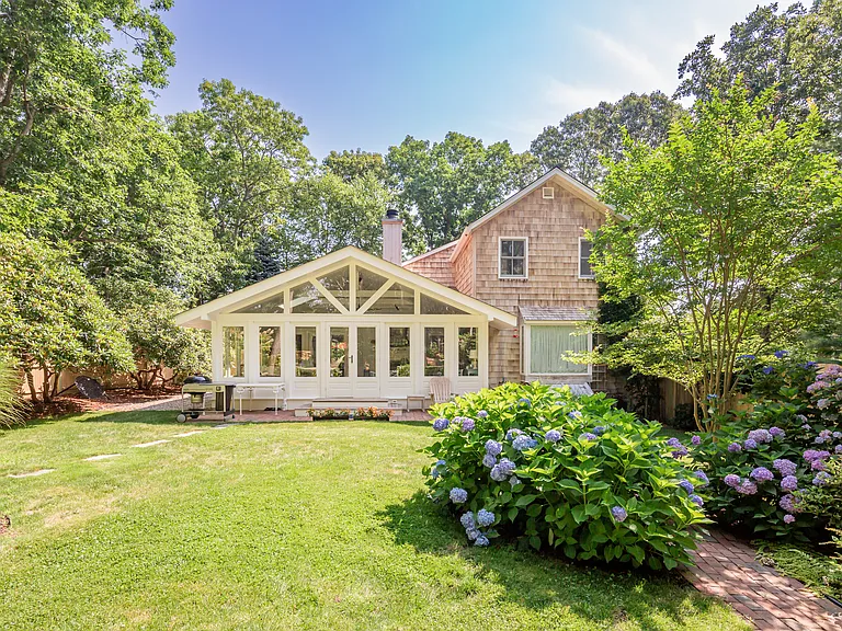 1137 Springs Fireplace Rd — Photo 16