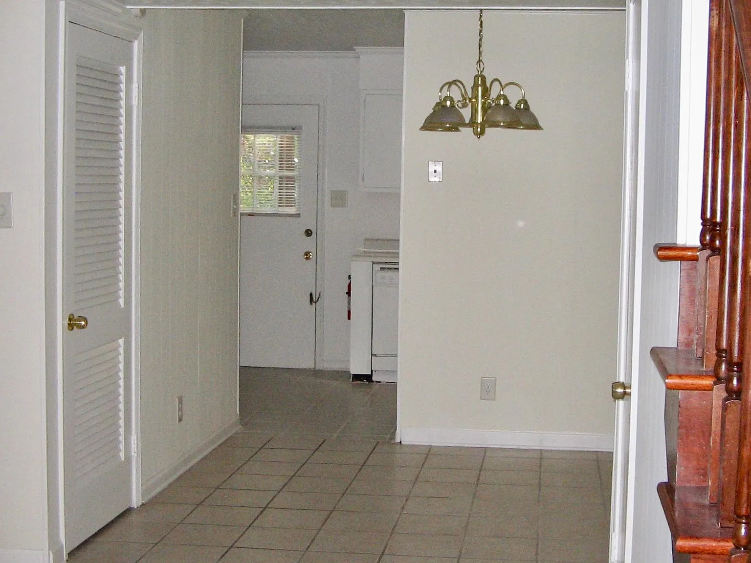 2 bed, 1.5 bath, 1080 sqft, $1,550 — Photo 2