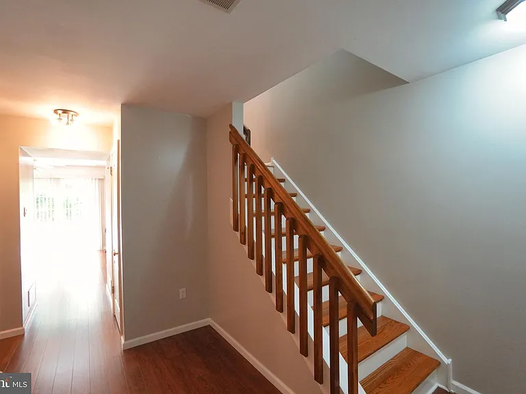 2005 Harvard Dr — Photo 16