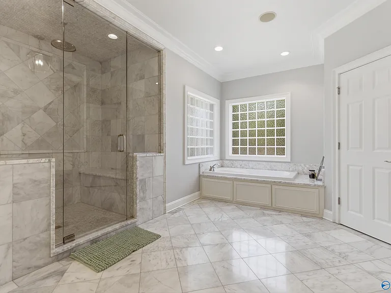 2704 Hampton Cove Way SE — Photo 12