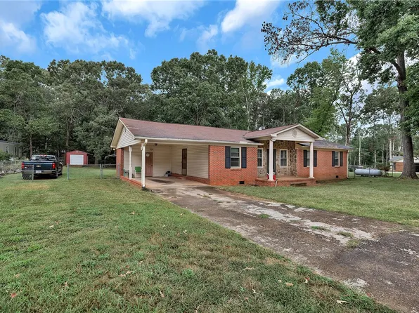 228 Hogg Rd, Williamston, SC 29697